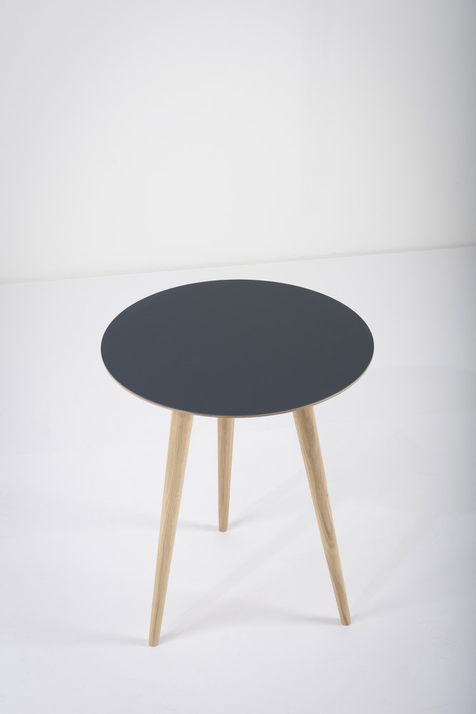 mq-st-arp-round-table-45x55-oak-white-1015-desktop-linoleum-smokey-blue-4179-3_gazzda_arp mq-st-arp-round-table-45x55-oak-white-1015-desktop-linoleum-smokey-blue-4179-3_gazzda_arp