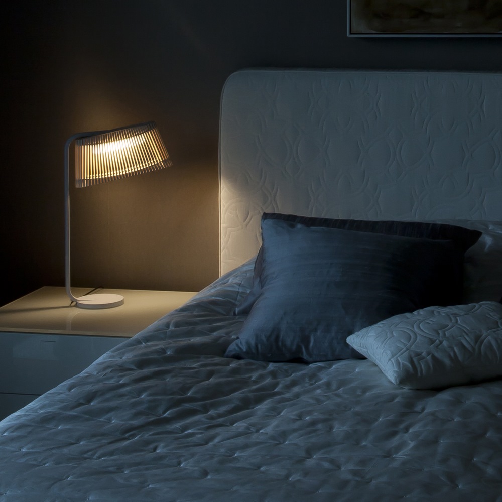 secto_design_owalo_7020_bedroom_left_dark_ungewohnt(3)