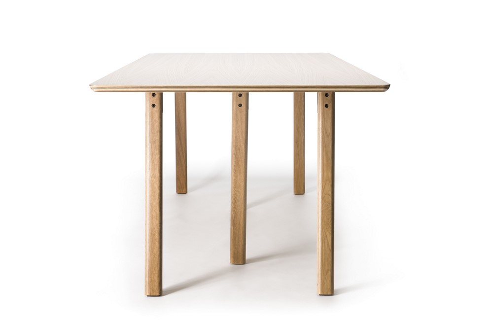 trestle-table_oak_natural_2100x950x730-side-1_feelgooddesign_trestle trestle-table_oak_natural_2100x950x730-side-1_feelgooddesign_trestle
