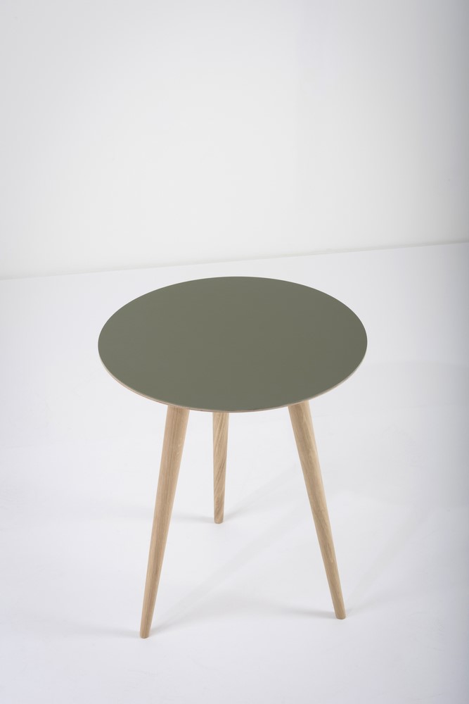 mq-st-arp-round-table-45x55-oak-white-1015-desktop-linoleum-dark-olive-4184-3_gazzda_arp mq-st-arp-round-table-45x55-oak-white-1015-desktop-linoleum-dark-olive-4184-3_gazzda_arp