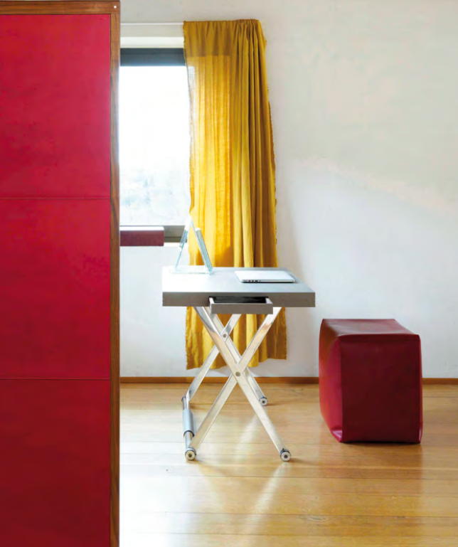 Tall Bao Lederpouf  von Tonucci