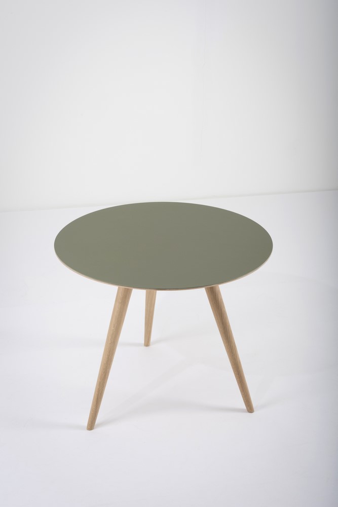 mq-st-arp-round-table-55x45-oak-white-1015-desktop-linoleum-dark-olive-4184-3_gazzda_arp mq-st-arp-round-table-55x45-oak-white-1015-desktop-linoleum-dark-olive-4184-3_gazzda_arp