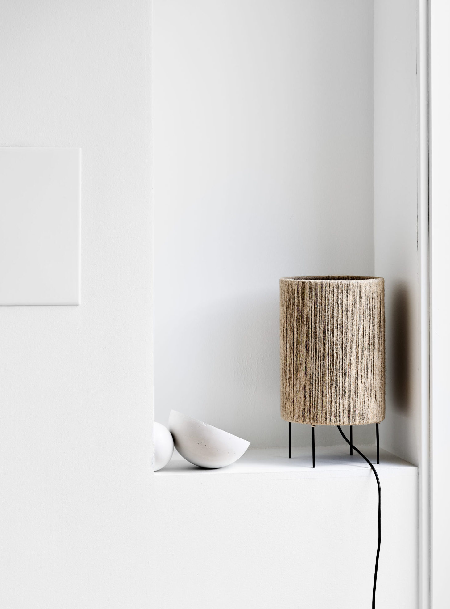 made-by-hand_ro-lamp_table-lamp_o23cm-1-scaled-e1621259760627 made-by-hand_ro-lamp_table-lamp_o23cm-1-scaled-e1621259760627