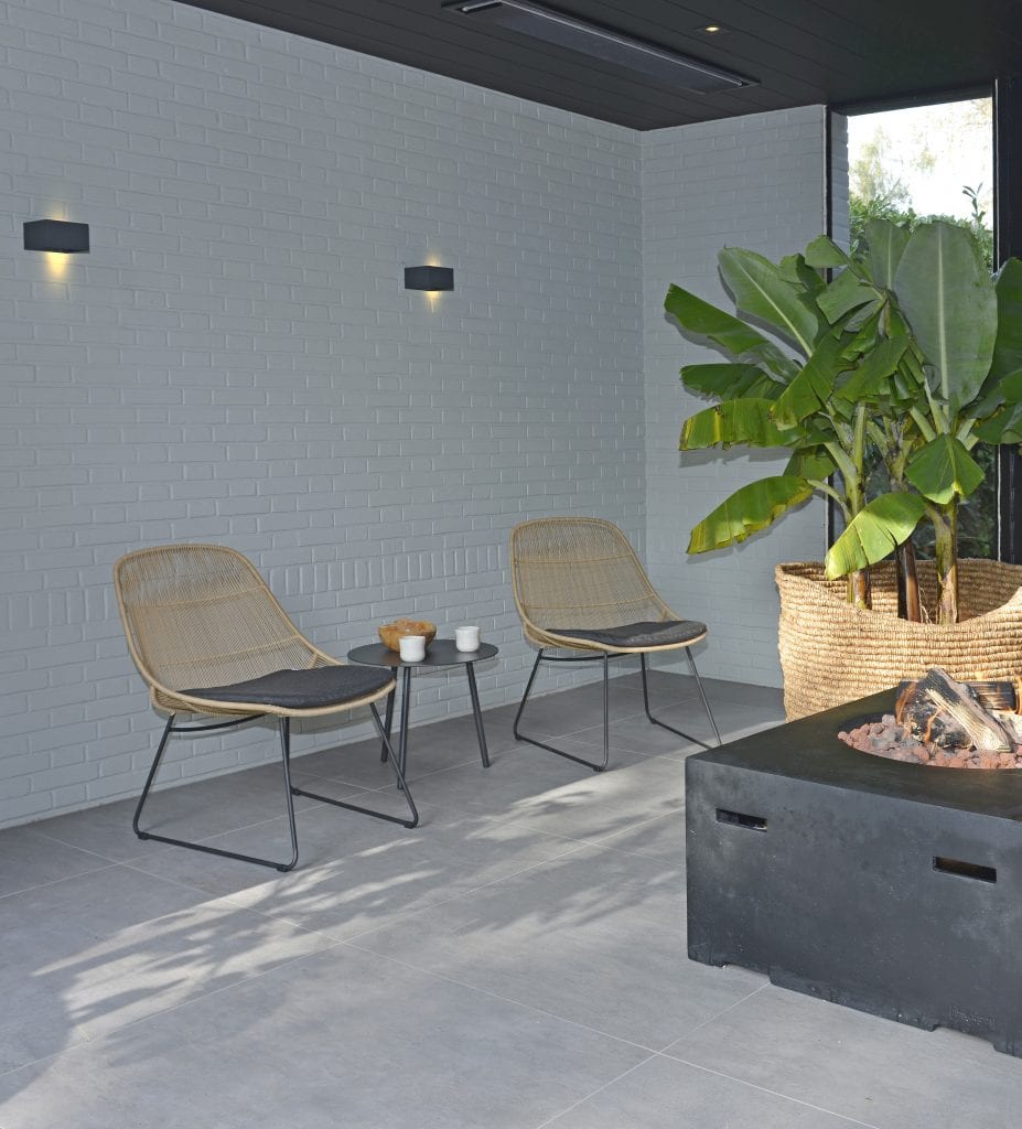 2020-ml-fibre-stef-lounge-chair-aluminium-kick-side-table-927x1024