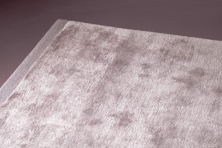 madebyhand_nabla_rug_sundown_bamboo-silk_flat-weave-wool-720x480 madebyhand_nabla_rug_sundown_bamboo-silk_flat-weave-wool-720x480