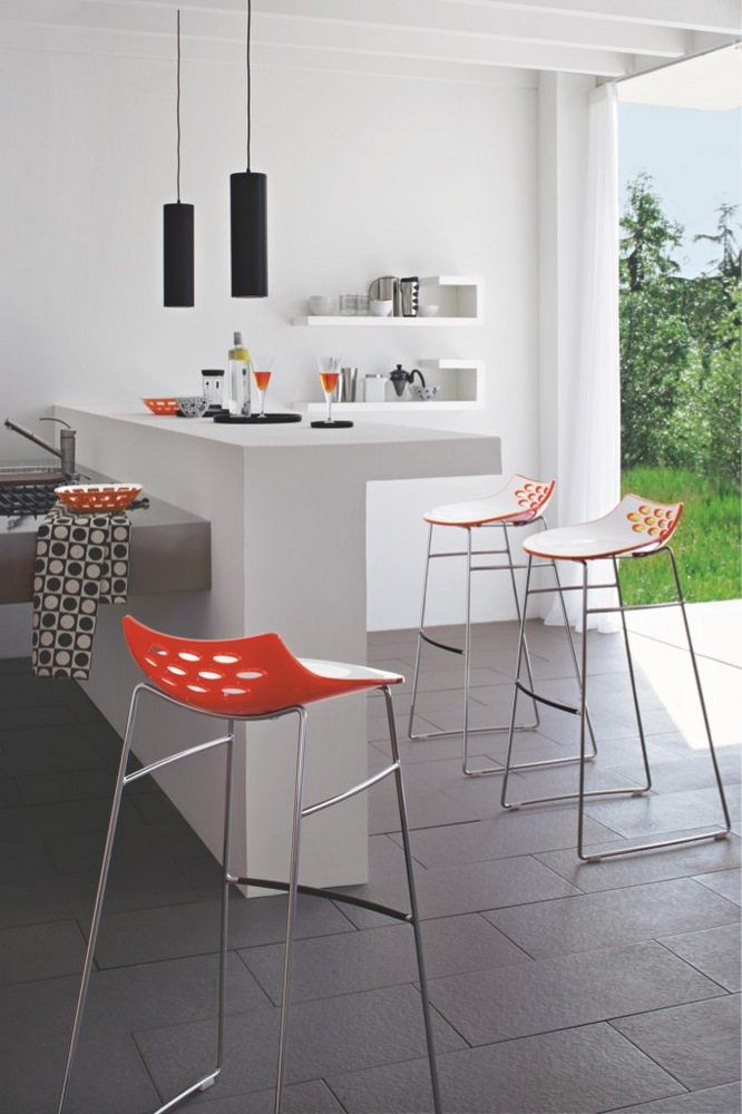 cs1034_p77_p851_calligaris_barhocker_ungewohnt