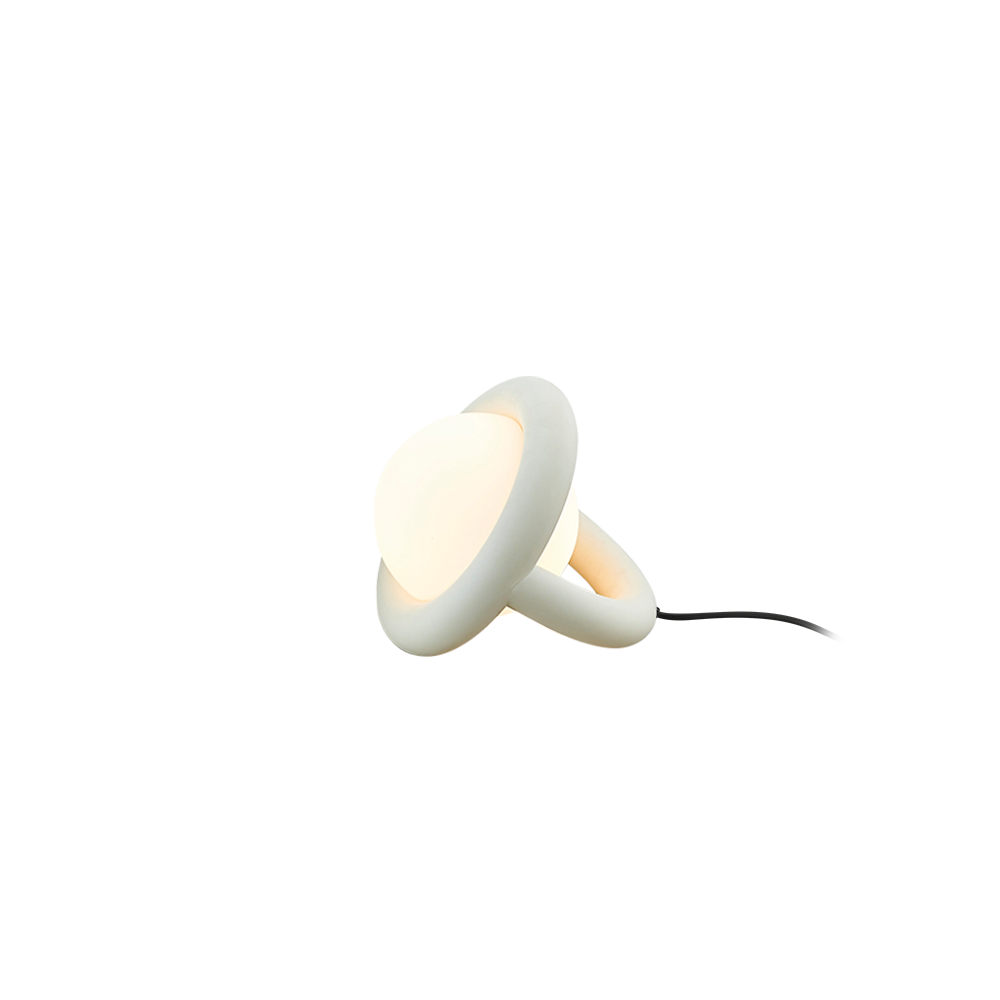 ago_balloon_table_eggwhite_01 ago_balloon_table_eggwhite_01