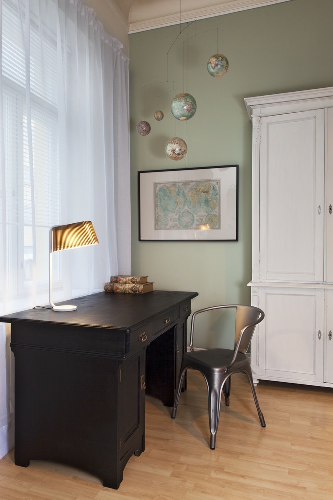 secto_design_owalo_7020_residence_bureau_ungewohnt(3)